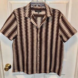 VOX POPULI Men’s Short Sleeve Crochet Weave Button Down Shirt. Sz M.